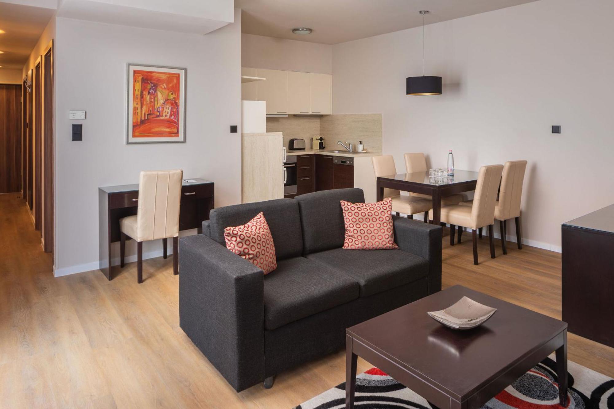 Escala & Hotel 4*